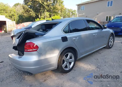 2013 Volkswagen Passat 2.5L Se из США, поврежденный, VIN 1VWBP7A38DC009777